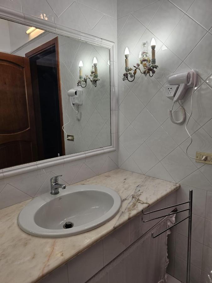 Rocksea Rooms Чефалу Екстериор снимка